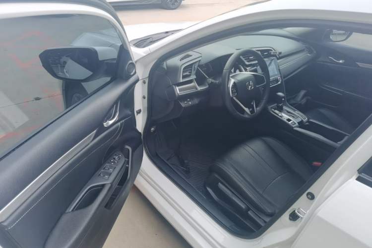 Used Honda Civic 2019 220TURBO CVT Dynamic Edition China VI Driver Seat