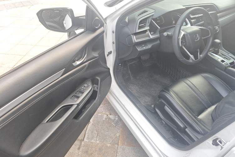 Used Honda Civic 2019 220TURBO CVT Dynamic Edition China VI Driver Seat