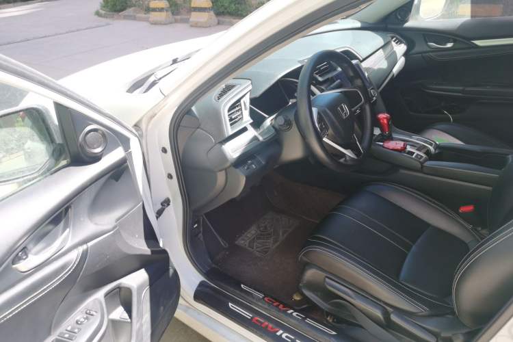 Used Honda Civic 2019 220TURBO CVT Dynamic Edition China VI Driver Seat