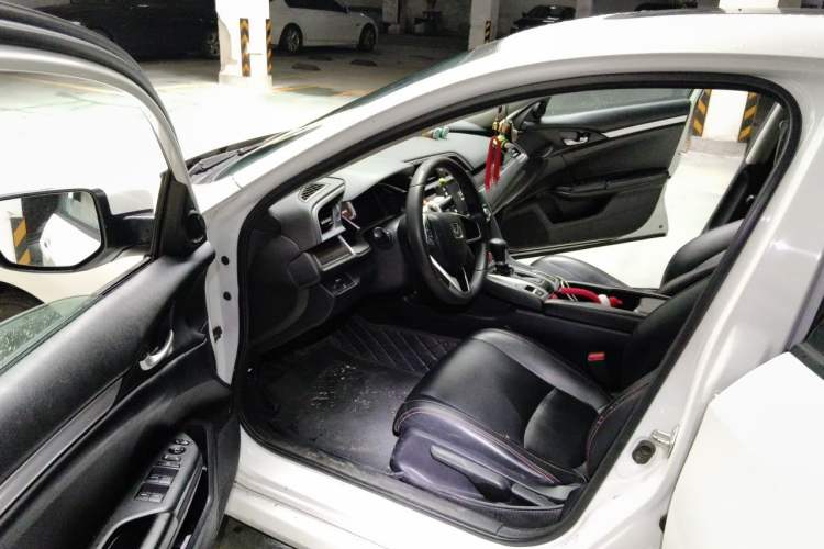 Used Honda Civic 2019 220TURBO CVT Dynamic Edition China V Driver Seat