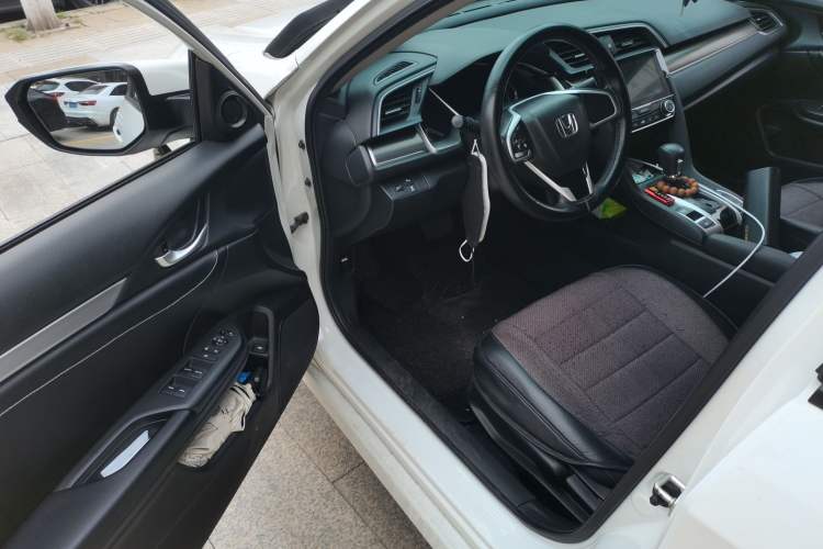 Used Honda Civic 2019 220TURBO CVT Dynamic Edition China V Driver Seat