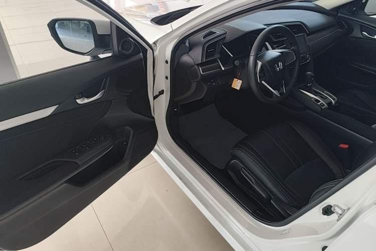 Used Honda Civic 2019 220TURBO CVT Dynamic Edition China VI Driver Seat