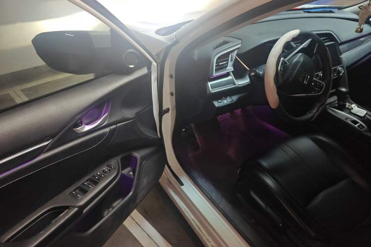 Used Honda Civic 2019 220TURBO CVT Dynamic Edition China VI Emission Standard Driver Seat