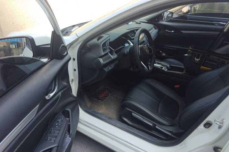 Used Honda Civic 2019 220TURBO CVT Dynamic Edition China VI Driver Seat