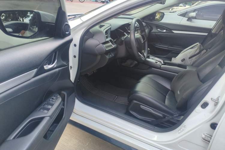 Used Honda Civic 2019 220TURBO CVT Dynamic Edition China VI Emission Standard Driver Seat