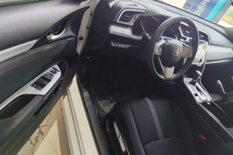 Used Honda Civic 2019 220TURBO CVT Dynamic Edition China VI Driver Seat