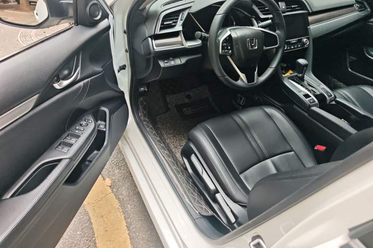 Used Honda Civic 2019 220TURBO CVT Dynamic Edition China VI Driver Seat