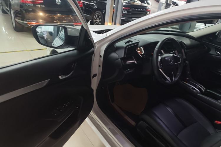 Used Honda Civic 2019 220TURBO CVT Dynamic Edition China VI Driver Seat