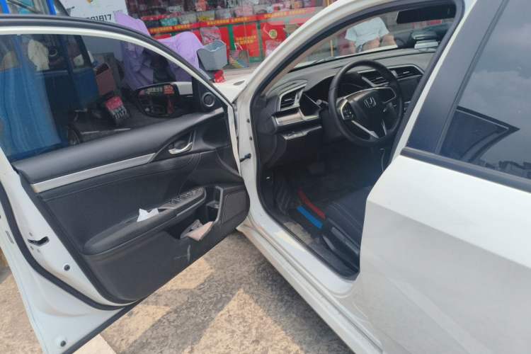 Used Honda Civic 2019 220TURBO CVT Dynamic Edition China VI Driver Seat