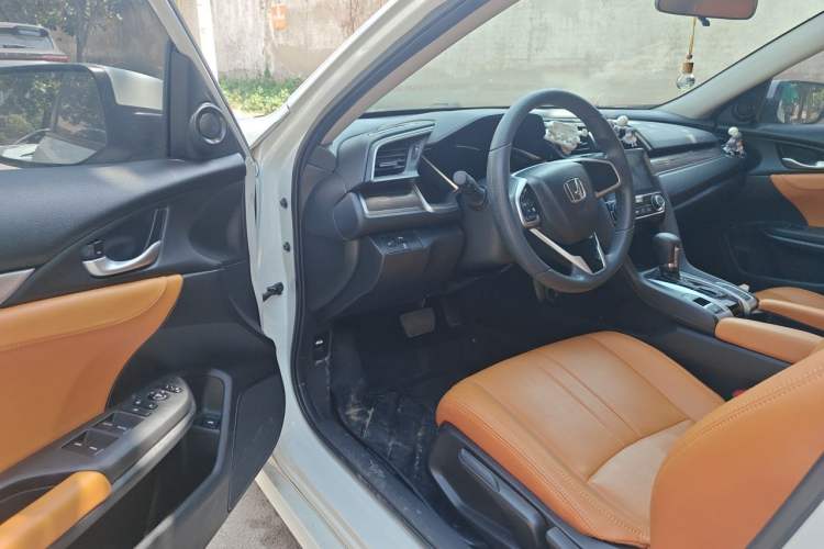 Used Honda Civic 2019 220TURBO CVT Dynamic Edition China VI Driver Seat