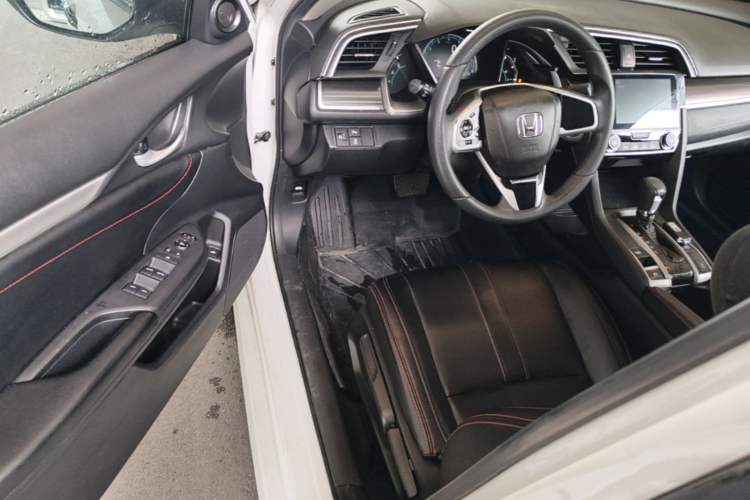 Used Honda Civic 2019 220TURBO CVT Dynamic Edition China VI Driver Seat
