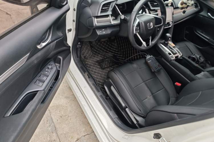 Used Honda Civic 2019 220TURBO CVT Dynamic Edition China V Driver Seat