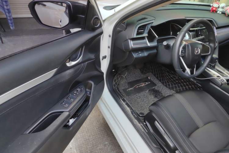 Used Honda Civic 2019 220TURBO CVT Dynamic Edition China VI Driver Seat