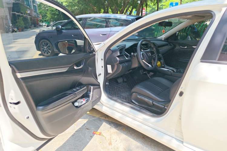 Used Honda Civic 2019 220TURBO CVT Dynamic Edition China VI Driver Seat