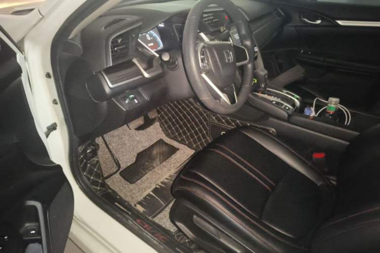Used Honda Civic 2019 220TURBO CVT Dynamic Edition China VI Driver Seat