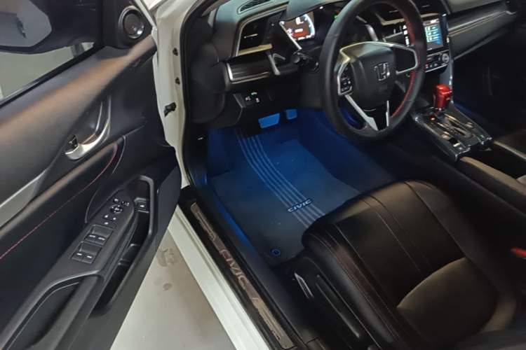 Used Honda Civic 2019 220TURBO CVT Dynamic Edition China VI Driver Seat