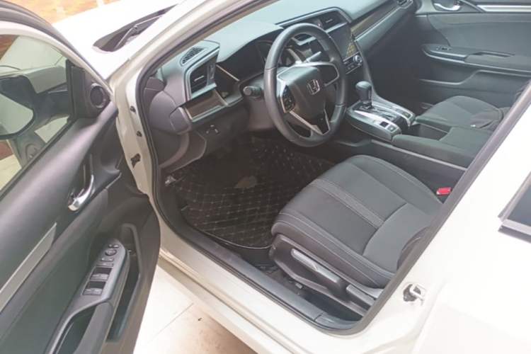 Used Honda Civic 2019 220TURBO CVT Dynamic Edition China VI Driver Seat
