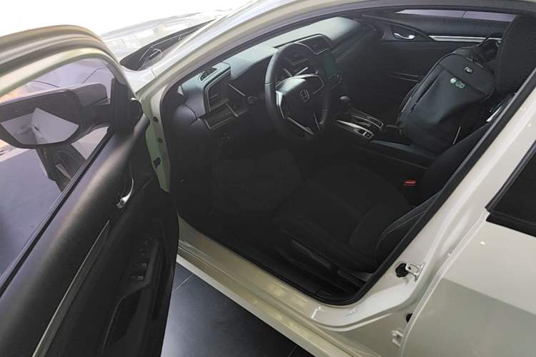 Used Honda Civic 2019 220TURBO CVT Dynamic Edition China VI Driver Seat