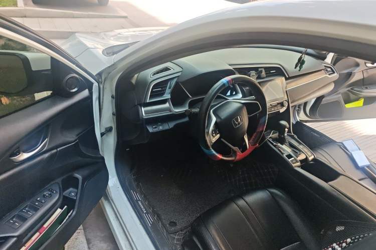 Used Honda Civic 2019 220TURBO CVT Dynamic Edition China VI Driver Seat