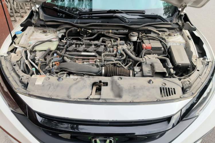 Used Honda Civic 2019 220TURBO CVT Power Edition China VI Emission Standard Engine Bay