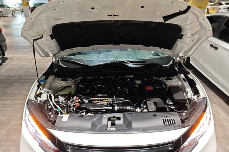 Used Honda Civic 2019 220TURBO CVT Power Edition China VI Emission Standard Engine Bay