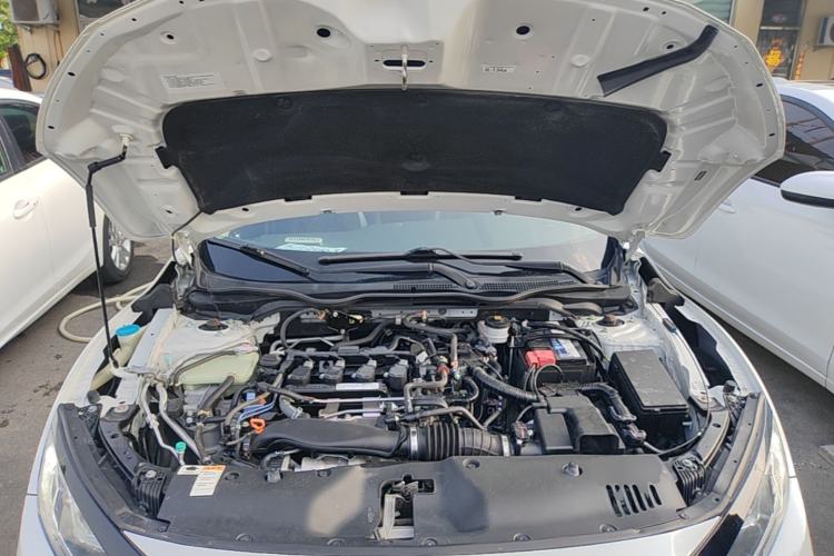 Used Honda Civic 2019 220TURBO CVT Dynamic Edition China VI Engine Bay