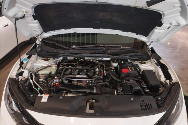 Used Honda Civic 2019 220TURBO CVT Dynamic Edition China VI Engine Bay