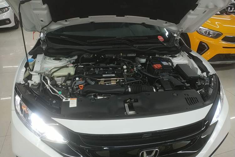 Used Honda Civic 2019 220TURBO CVT Dynamic Edition China VI Emission Standard Engine Bay