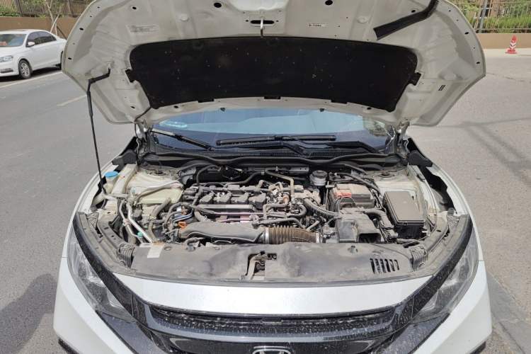Used Honda Civic 2019 220TURBO CVT Dynamic Edition China VI Emission Standard Engine Bay