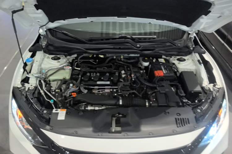 Used Honda Civic 2019 220TURBO CVT Dynamic Edition China VI Engine Bay
