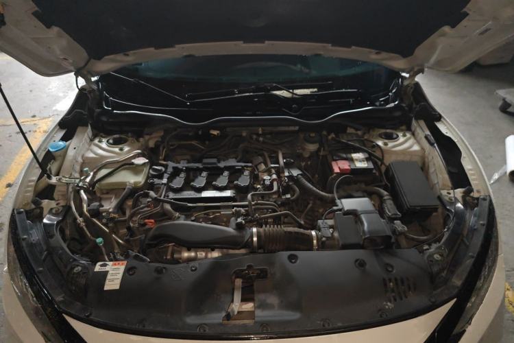 Used Honda Civic 2019 220TURBO CVT Power Edition China VI Emission Standard Engine Bay