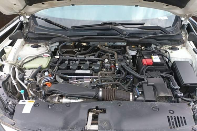 Used Honda Civic 2019 220TURBO CVT Power Edition China VI Emission Standard Engine Bay