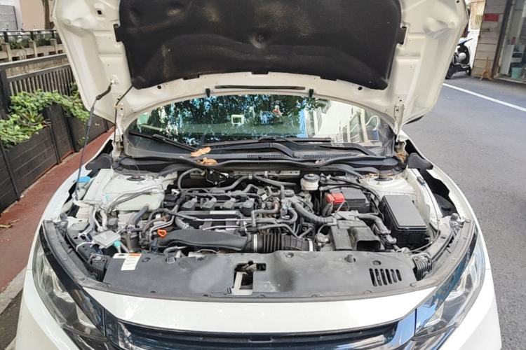 Used Honda Civic 2019 220TURBO CVT Dynamic Edition China VI Emission Standard Engine Bay