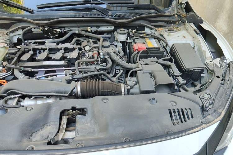 Used Honda Civic 2019 220TURBO Manual Jinkong Edition China VI Engine Bay Left