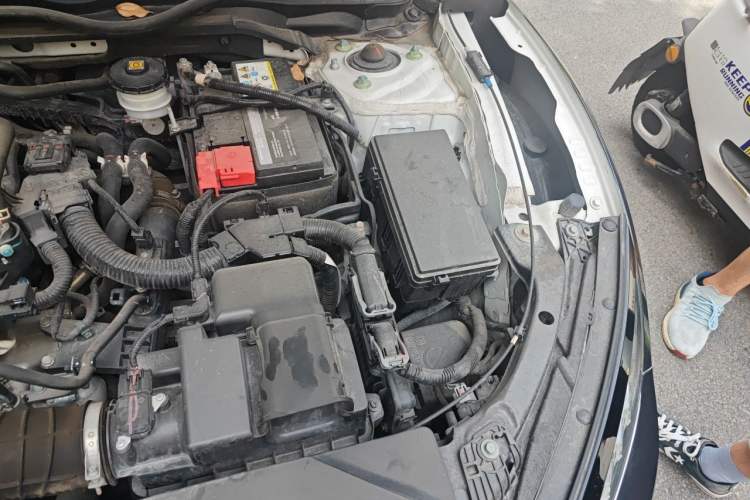 Used Honda Civic 2019 220TURBO CVT Power Edition China VI Emission Standard Engine Bay Left