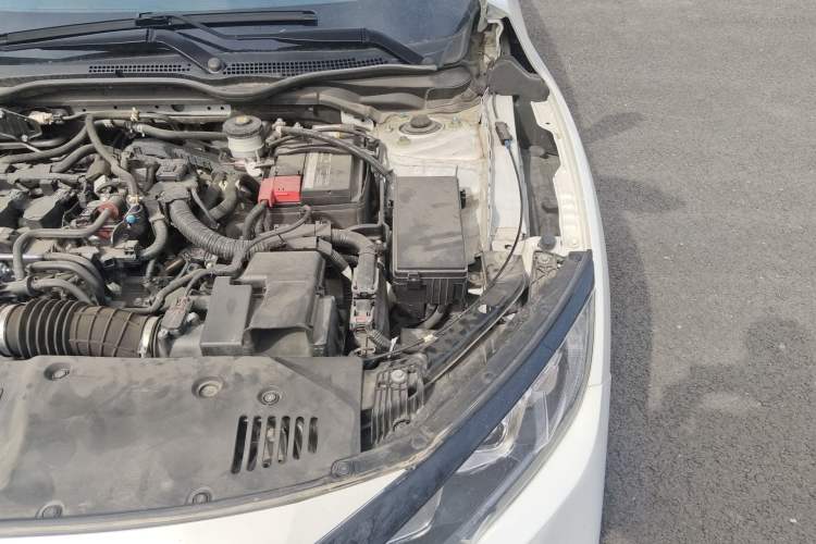 Used Honda Civic 2019 220TURBO Manual Jinkong Edition China VI Engine Bay Left