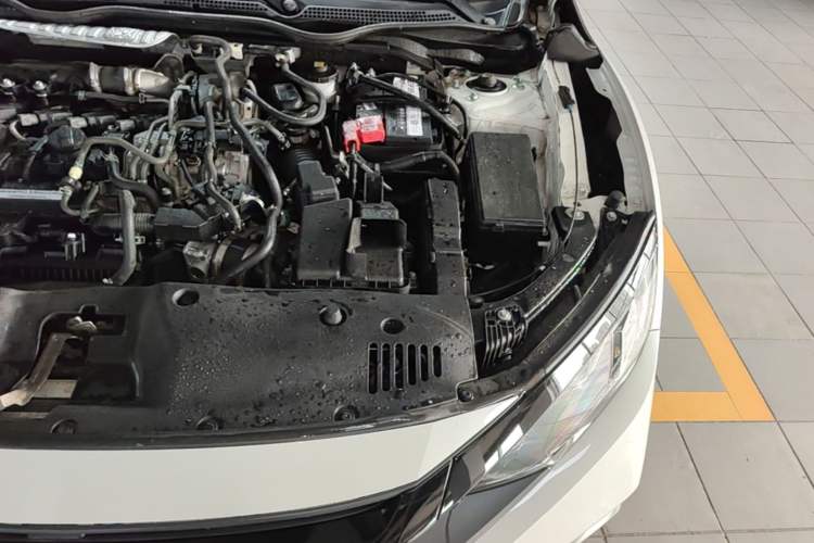 Used Honda Civic 2019 180TURBO CVT Shangdong Edition China VI Engine Bay Left
