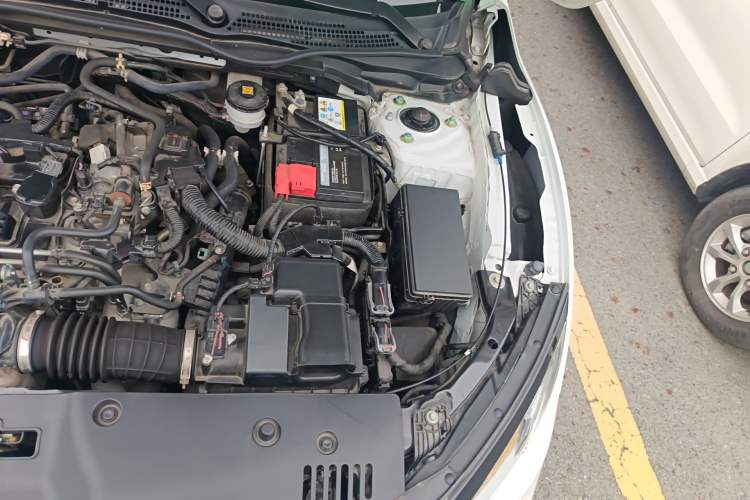 Used Honda Civic 2019 220TURBO Manual Jinkong Edition China VI Engine Bay Left