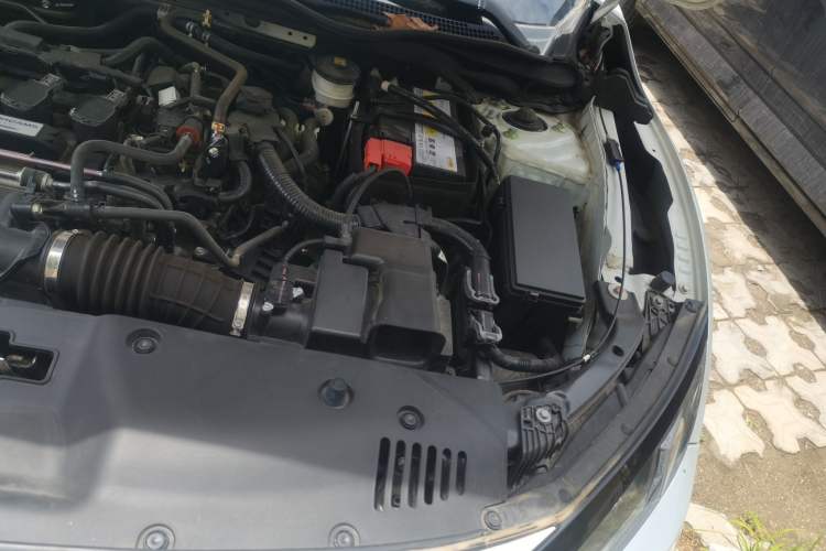 Used Honda Civic 2019 220TURBO CVT Dynamic Edition China VI Emission Standard Engine Bay Left