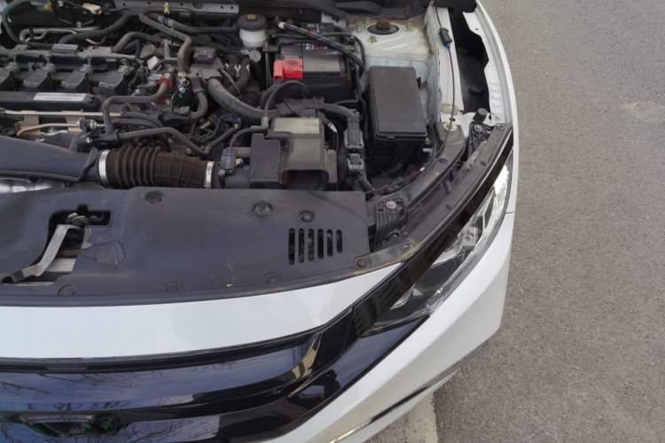 Used Honda Civic 2019 220TURBO Manual Jinkong Edition China VI Engine Bay Left