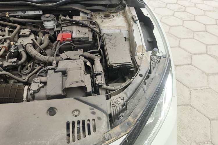 Used Honda Civic 2019 220TURBO Manual Jinkong Edition China VI Engine Bay Left
