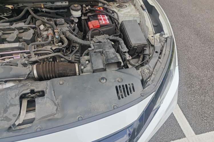 Used Honda Civic 2019 220TURBO CVT Dynamic Edition China VI Emission Standard Engine Bay Left