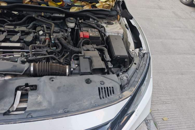 Used Honda Civic 2019 220TURBO CVT Dynamic Edition China VI Emission Standard Engine Bay Left