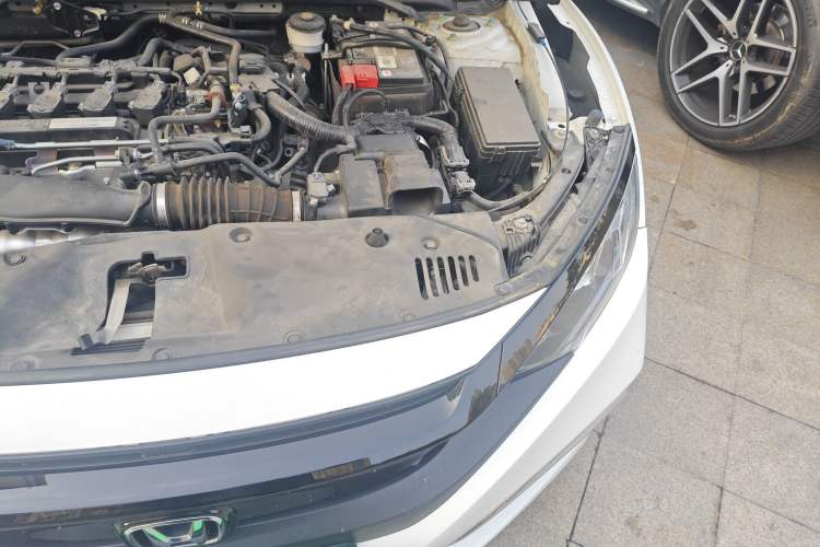 Used Honda Civic 2019 220TURBO CVT Dynamic Edition China VI Engine Bay Left