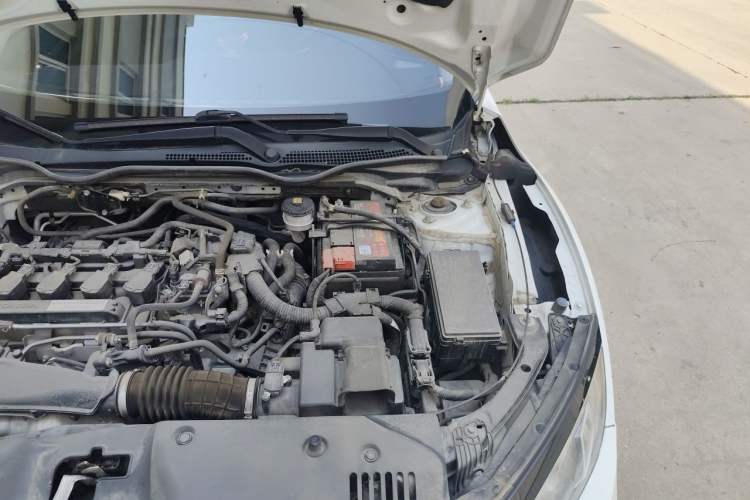 Used Honda Civic 2019 220TURBO CVT Dynamic Edition China VI Emission Standard Engine Bay Left
