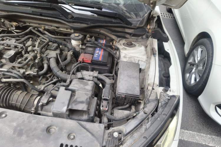 Used Honda Civic 2019 220TURBO CVT Dynamic Edition China VI Emission Standard Engine Bay Left