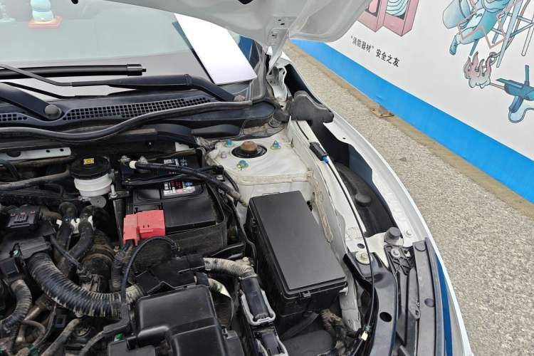 Used Honda Civic 2019 220TURBO CVT Power Edition China VI Emission Standard Engine Bay Left