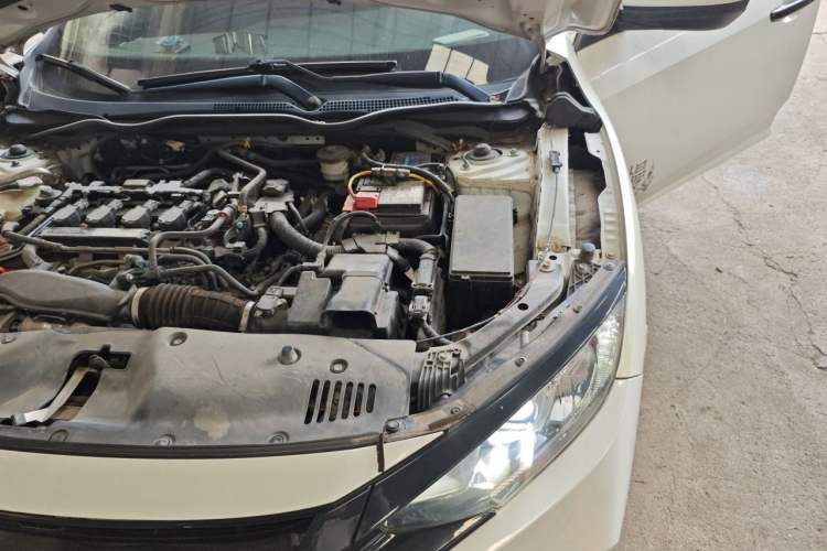 Used Honda Civic 2019 220TURBO CVT Dynamic Edition China VI Emission Standard Engine Bay Left