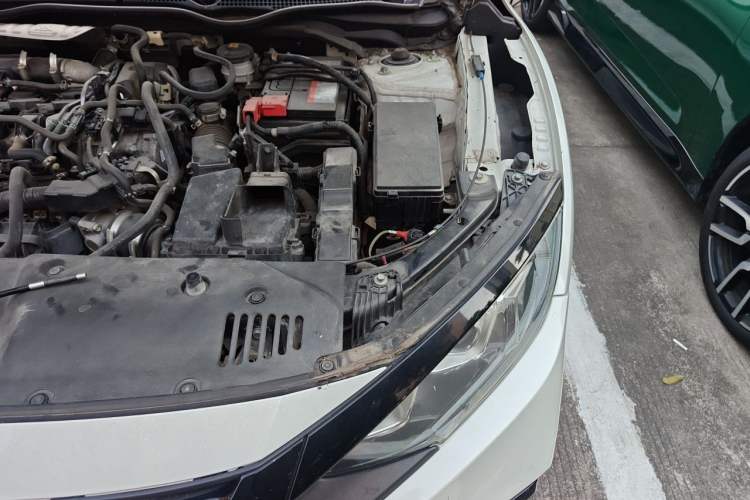 Used Honda Civic 2019 180TURBO CVT Shangdong Edition China VI Engine Bay Left