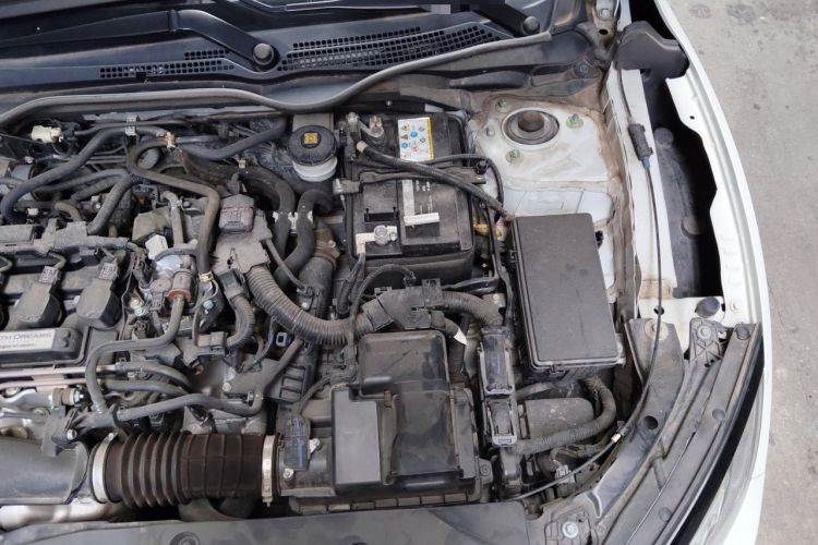 Used Honda Civic 2019 220TURBO CVT Power Edition China VI Emission Standard Engine Bay Left